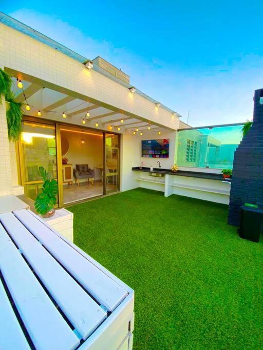 Apartment Exclusive Beachfront Penthouse: Private Pool, Amazing View *