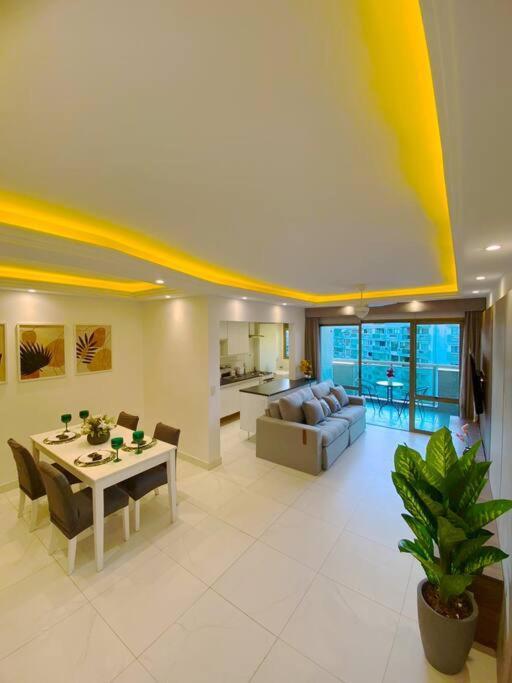 Apartamento Exclusive Beachfront Penthouse: Private Pool, Amazing View *