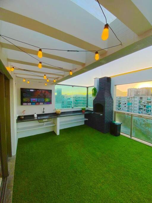 Exclusive Beachfront Penthouse: Private Pool, Amazing View Apartamento