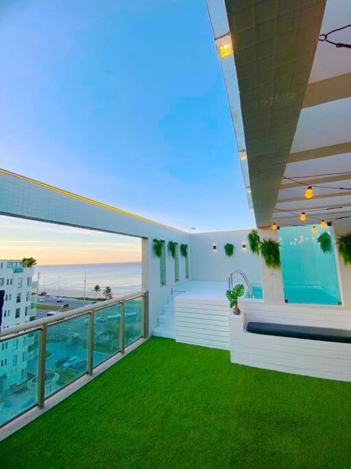 Exclusive Beachfront Penthouse: Private Pool, Amazing View Apartamento *